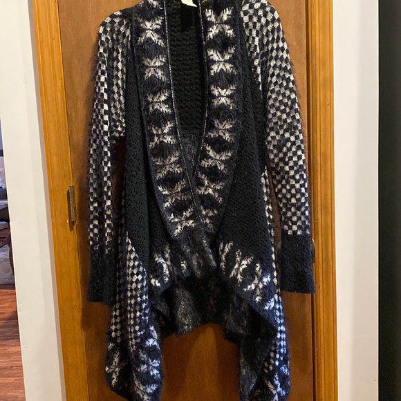 Fun! ijeans by Buffalo Fuzzy Sweater - Picture 1 of 9